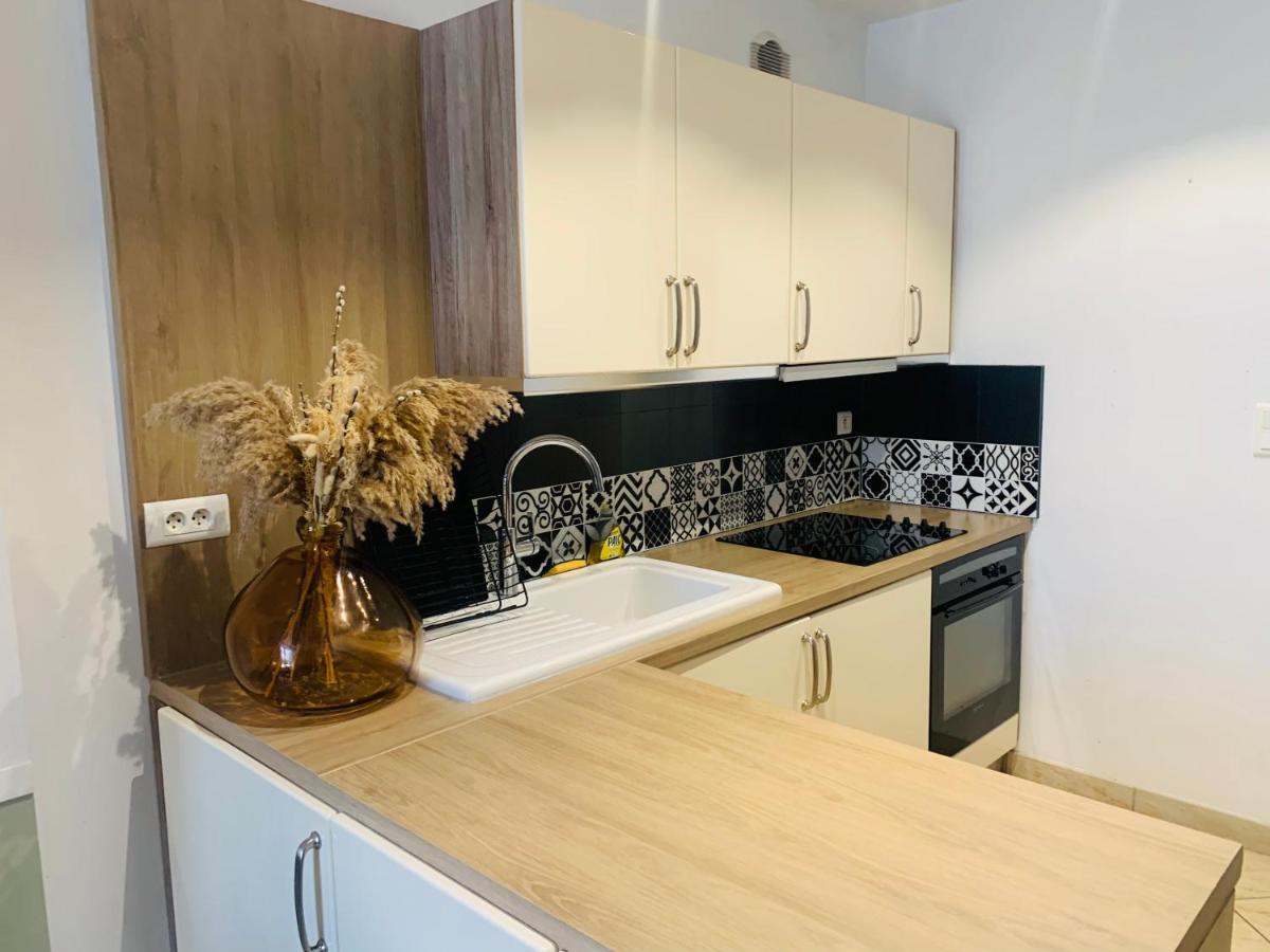 La Roseraie De L Arguenon, Appartement Charmant Centre Ville Jugon-les-Lacs Εξωτερικό φωτογραφία